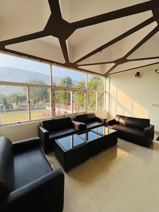 Ritumbhara Hotel & Resort Alvar Kültér fotó