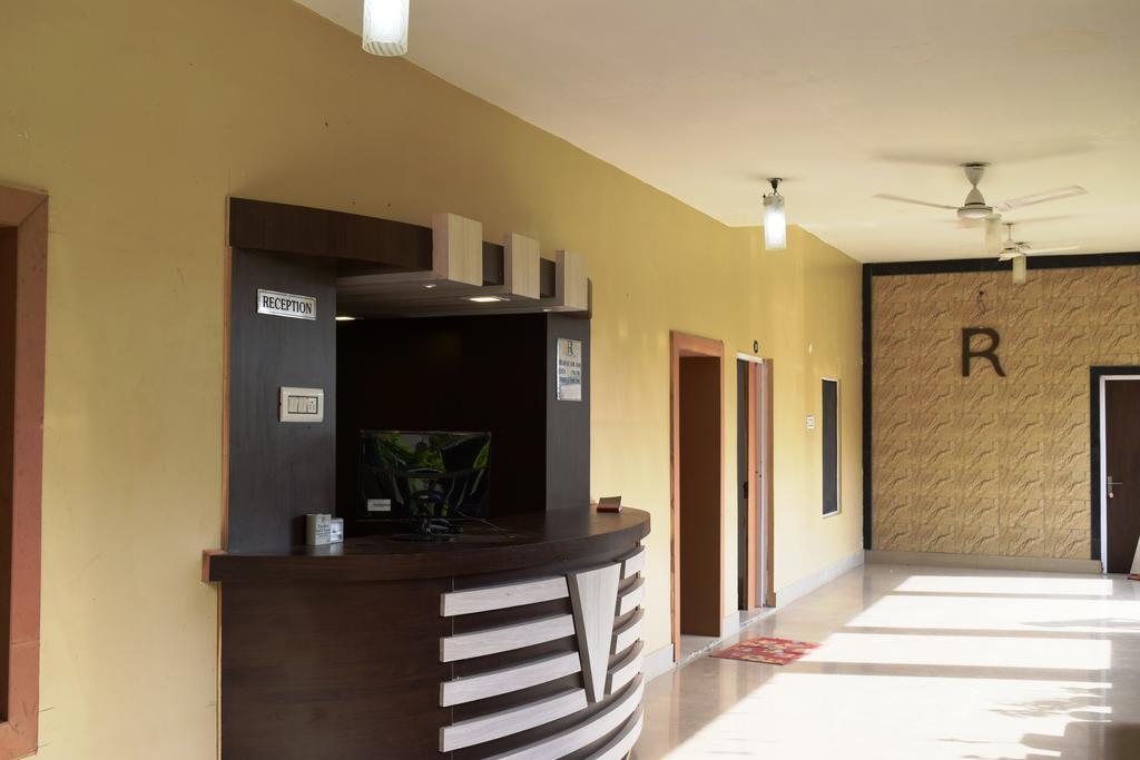 Ritumbhara Hotel & Resort Alvar Kültér fotó